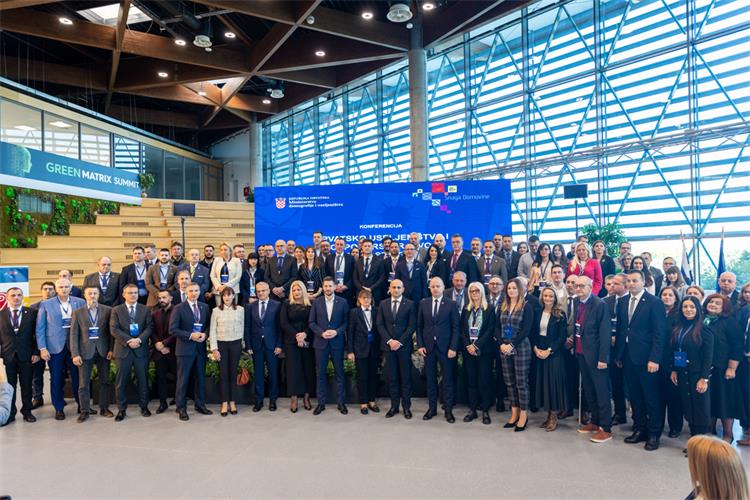 Slika /Ministar Šipić - fotografije/Osijek 2.jpg